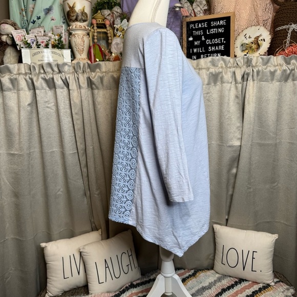 Chico's Relaxed Blue Top with Mandarin Collar Size Medium with Lace Design - Picture 6 of 13